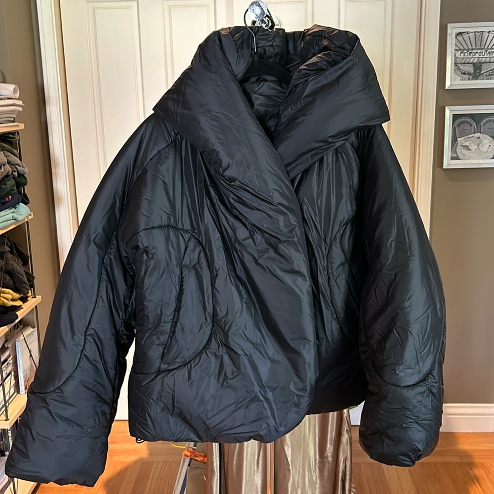 Sz 8 Lululemon Oversized Hood Insulated Wrap